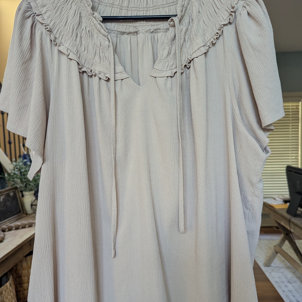 Beautiful Apricot Women's Top Torrid